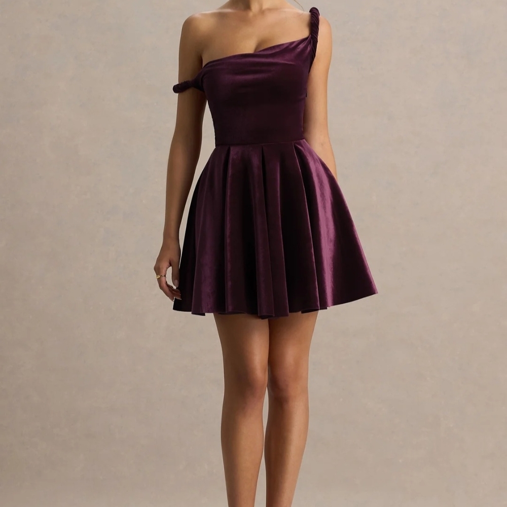 Elegant One-Shoulder Burgundy Dress